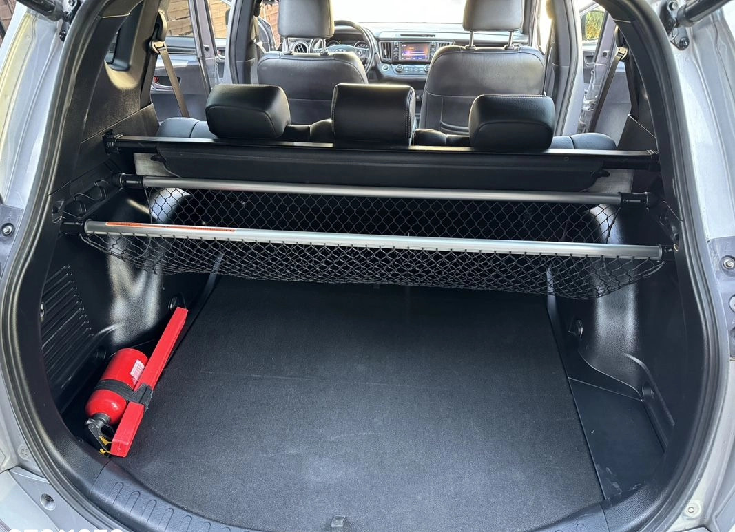 Toyota RAV4 cena 92900 przebieg: 150200, rok produkcji 2018 z Sieradz małe 407